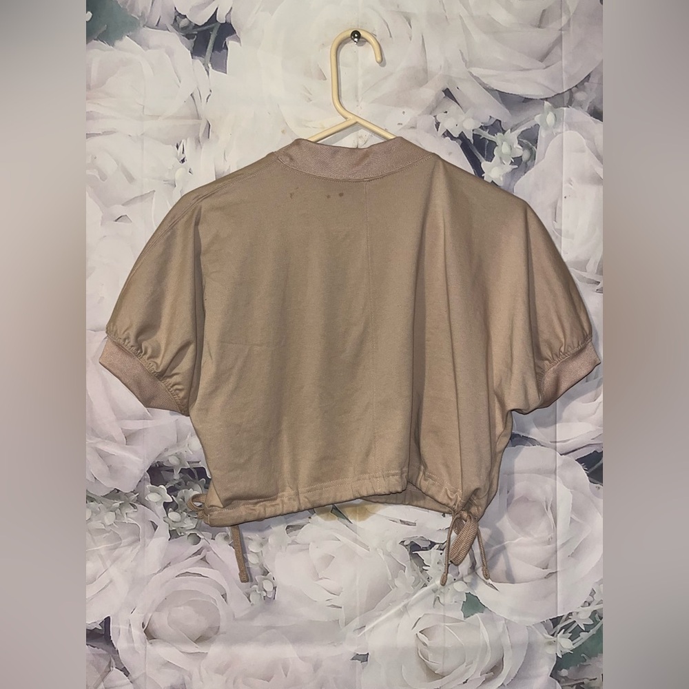 Air Jordan Knit Cropped Top Women's Size XS Beige Short Sleeve Nike New Tag - Picture 7 of 7